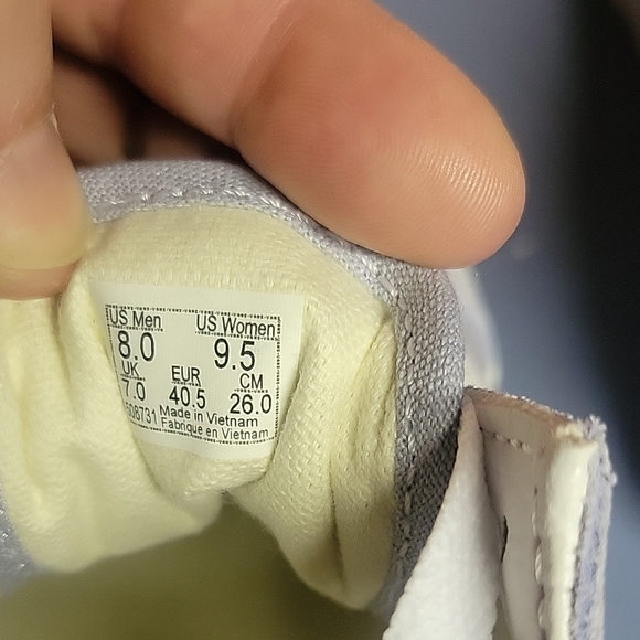 NWOT unisex  Vans Gray Sneakers - Picture 2 of 9